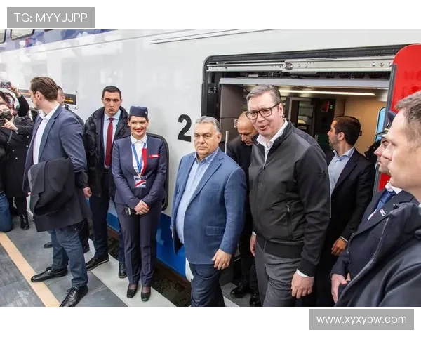 瓦伦市长：林荣福家门口拉横幅的球迷不算被扣，是在接受调查